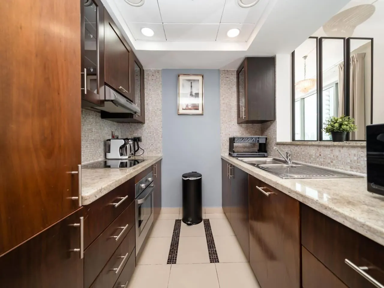 Stylish And Cozy 1 Bed Apartment With Marina Views Dubai