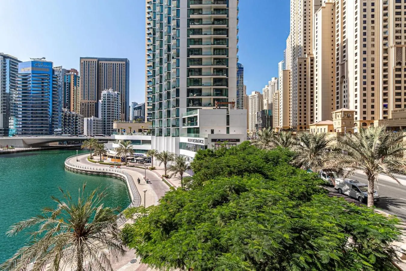 Stylish And Cozy 1 Bed Apartment With Marina Views Dubai